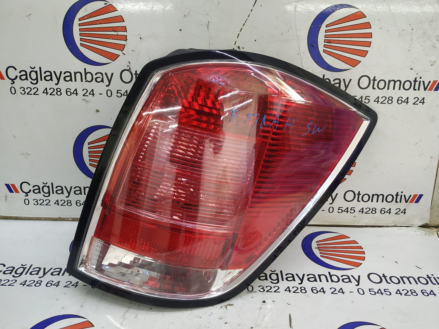 Opel Astra sw sağ stop